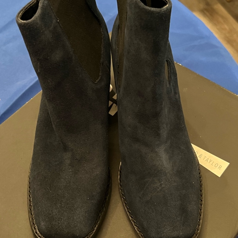 WOMENS Navy Suede Chelsea Boots